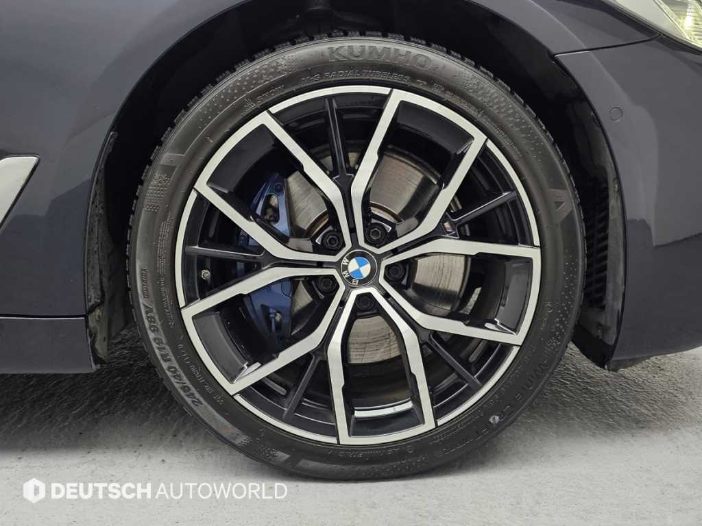 BMW 5 Series - Vista 5