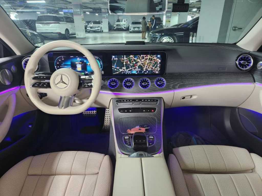 Mercedes Benz E class - Vista 11