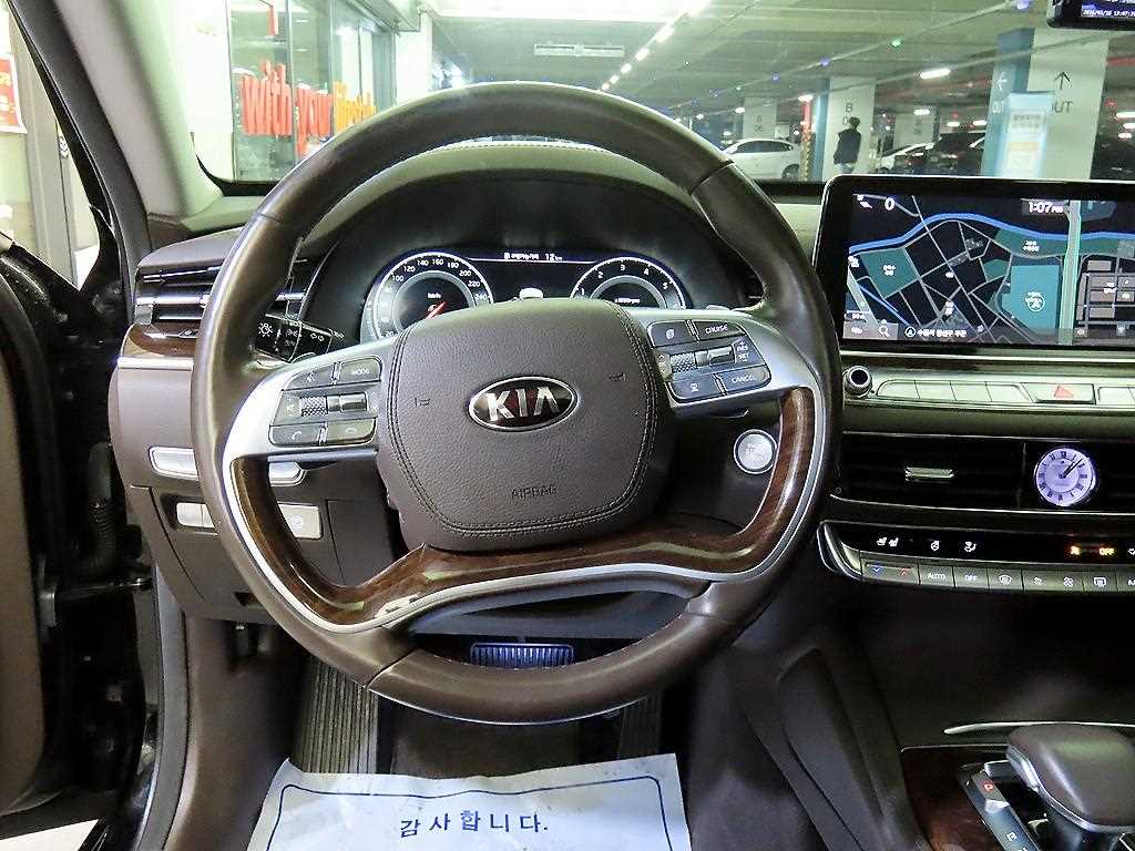 KIA K9 - Vista 8