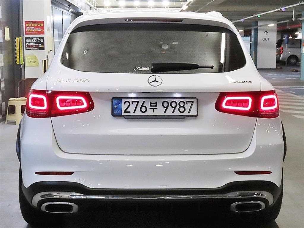 Mercedes Benz GLC Class - Vista 5