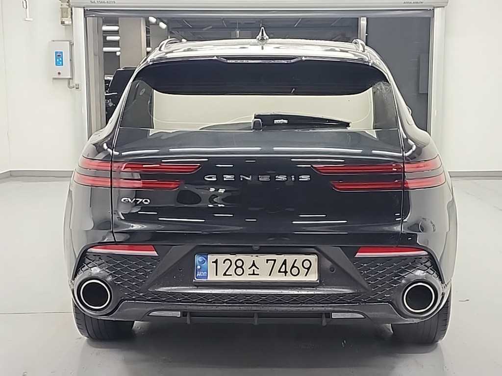Genesis GV70 - Vista 5