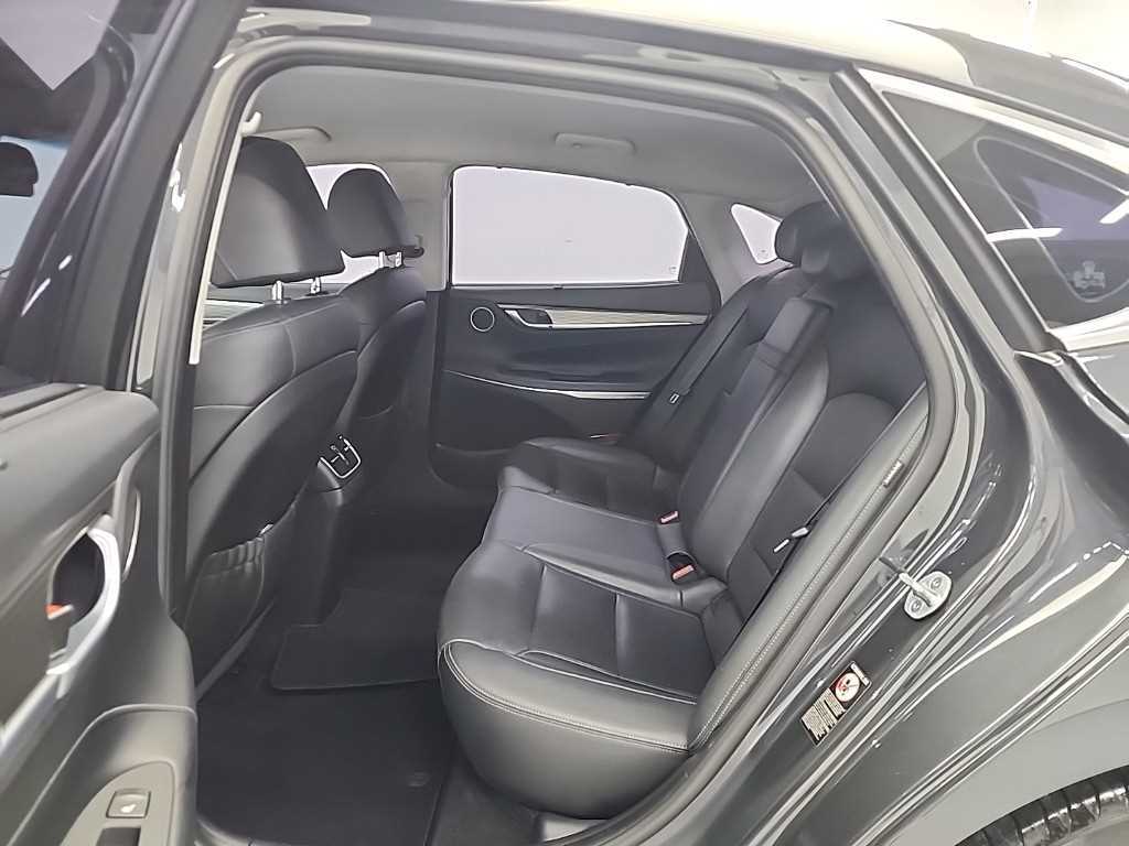 HYUNDAI Grandeur - Vista 12