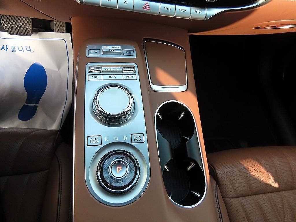 Genesis GV70 - Vista 11