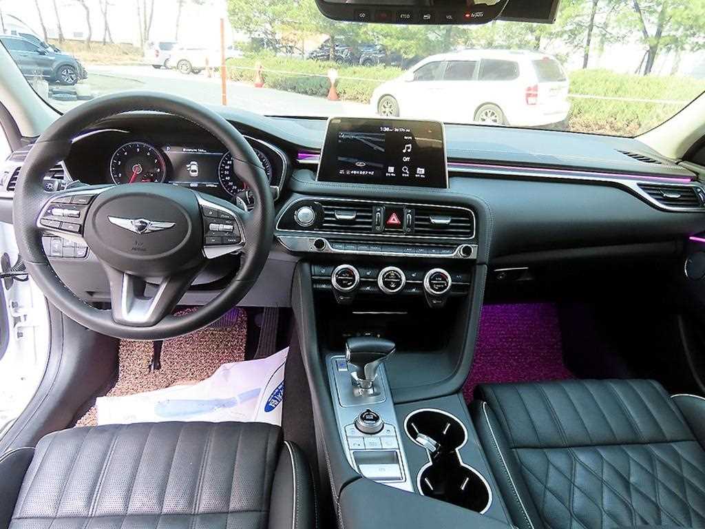 Genesis G70 - Vista 7