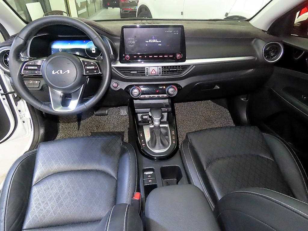 KIA K3 - Vista 10