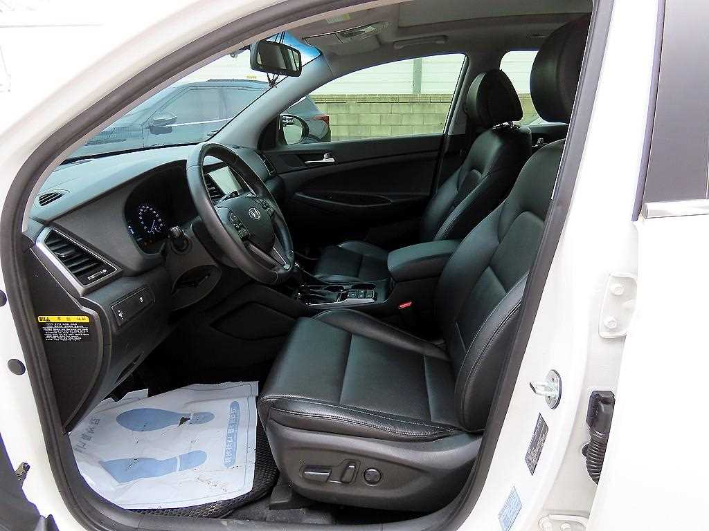 HYUNDAI Tucson - Vista 5