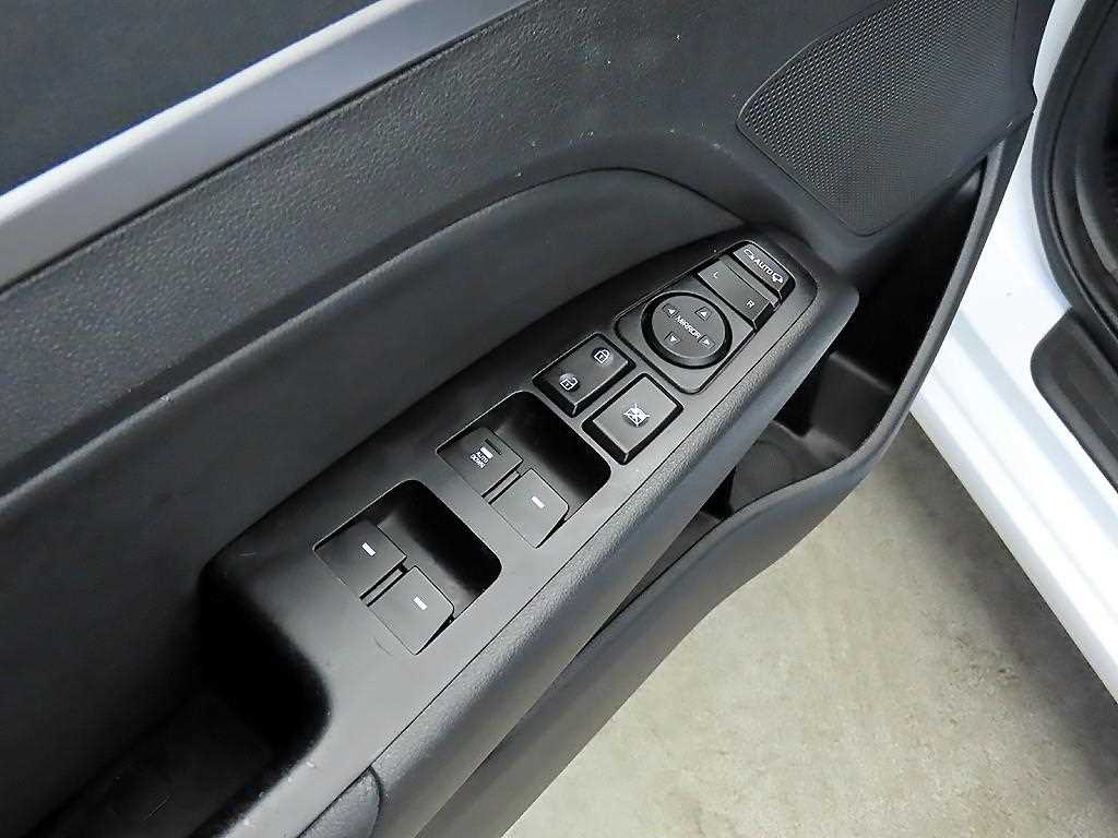 HYUNDAI Avante 2018 Blanco - Importación desde Corea - HF Imports Iquique - Foto 17