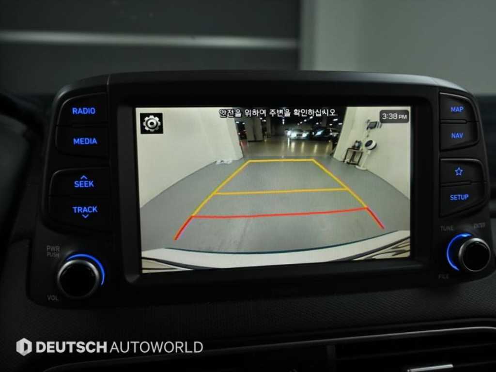 HYUNDAI Kona - Vista 10