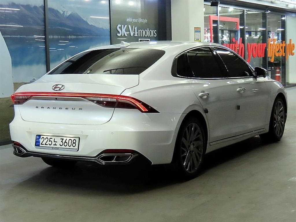 HYUNDAI Grandeur - Vista 4
