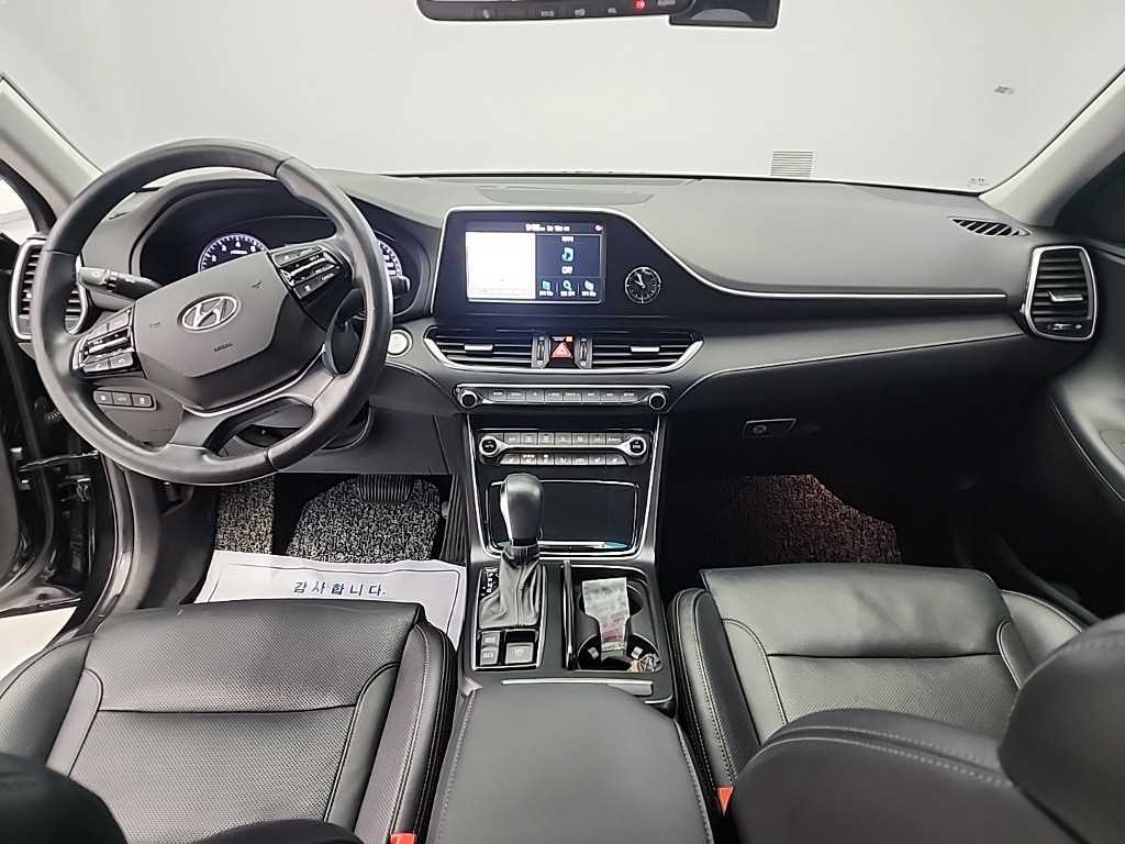 HYUNDAI Grandeur - Vista 7
