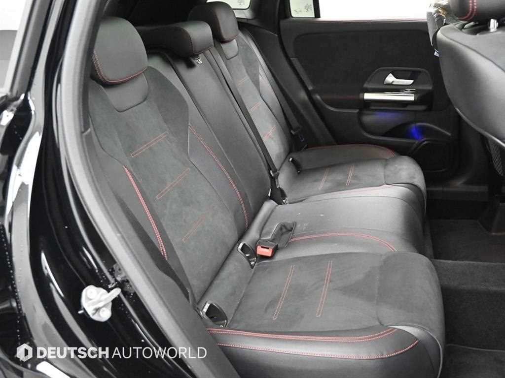 Mercedes Benz GLA Class - Vista 12