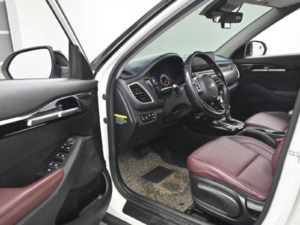 KIA Seltos - Vista 9