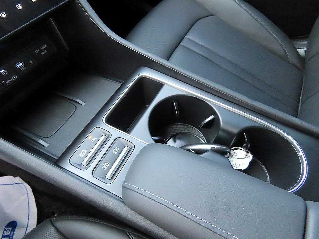 HYUNDAI Sonata - Vista 11