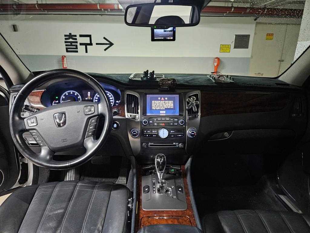 HYUNDAI Equus - Vista 6