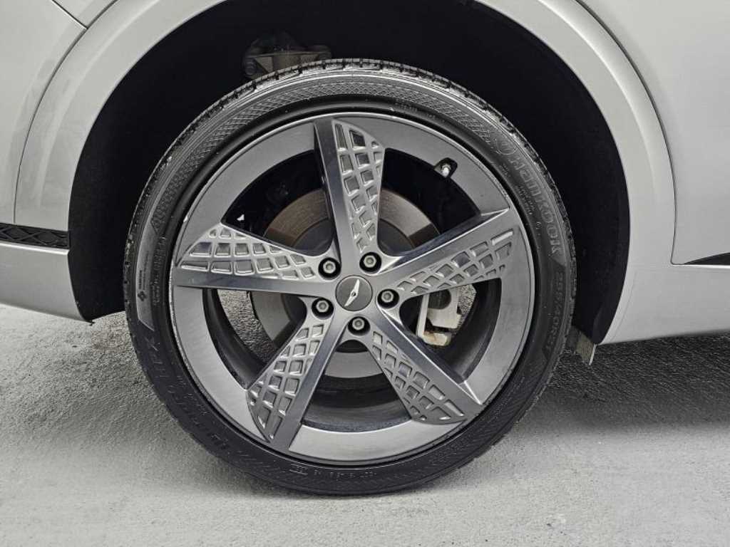 Genesis GV70 - Vista 5