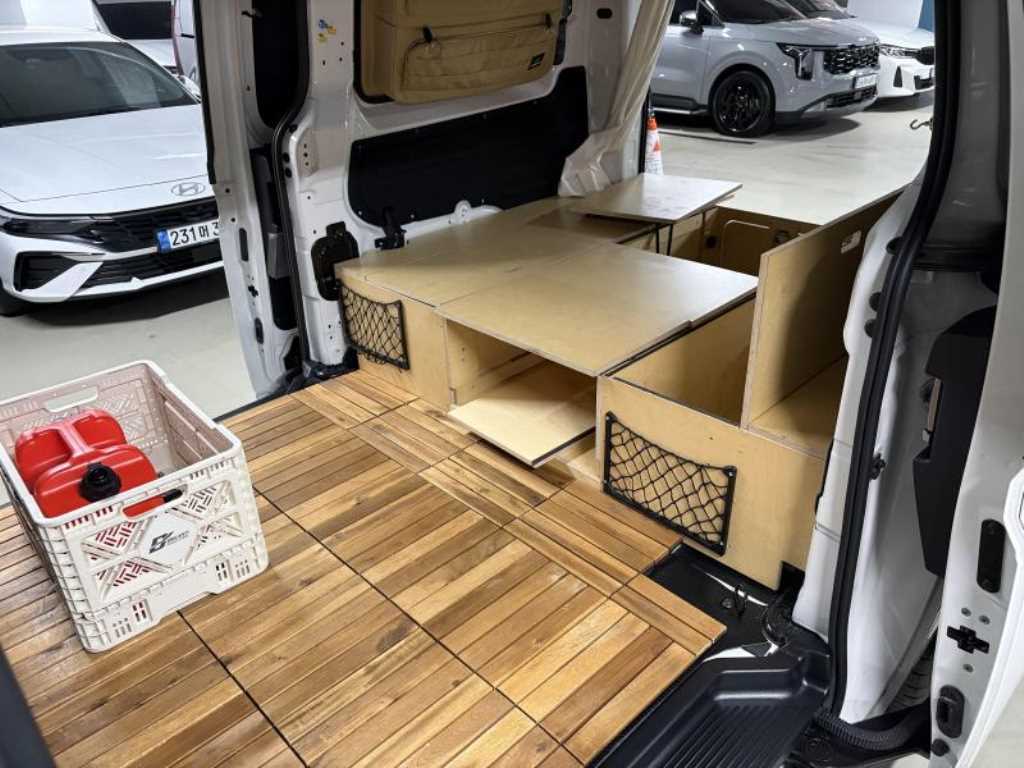 HYUNDAI Staria - Vista 4