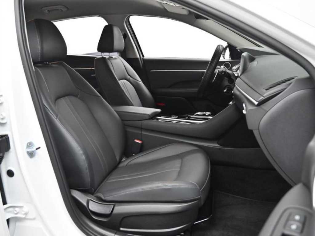 HYUNDAI Sonata - Vista 10