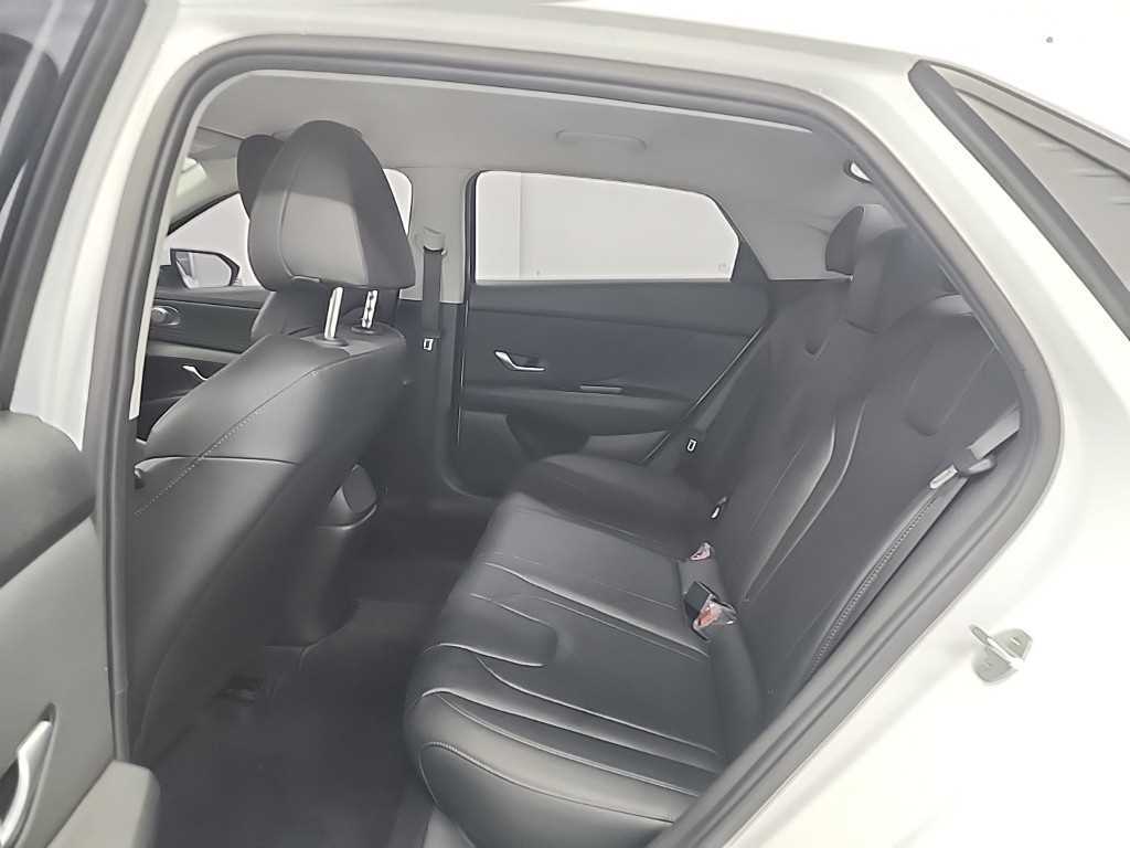 HYUNDAI Avante - Vista 12