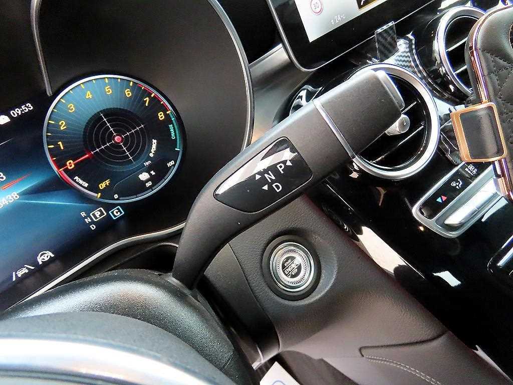 Mercedes Benz GLC Class - Vista 11