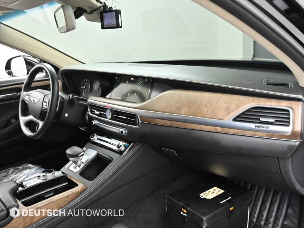 Genesis G90 - Vista 7