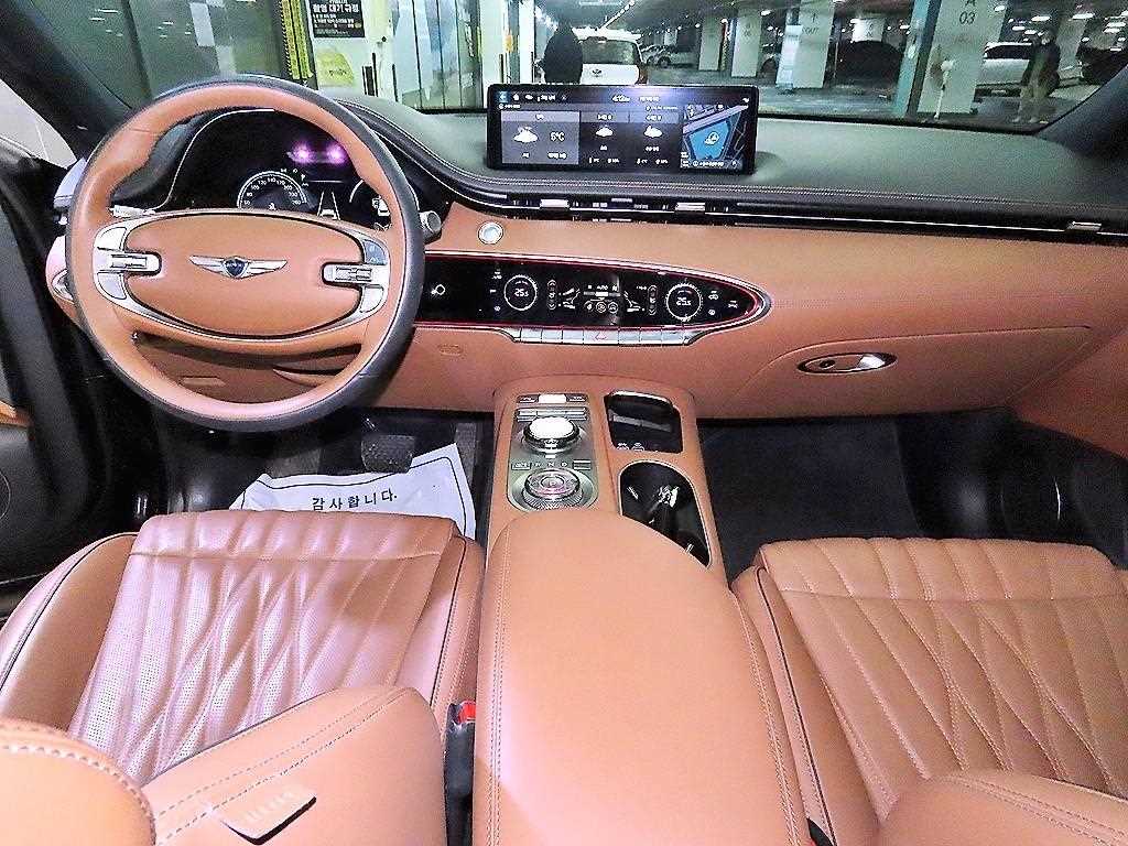 Genesis GV70 - Vista 10