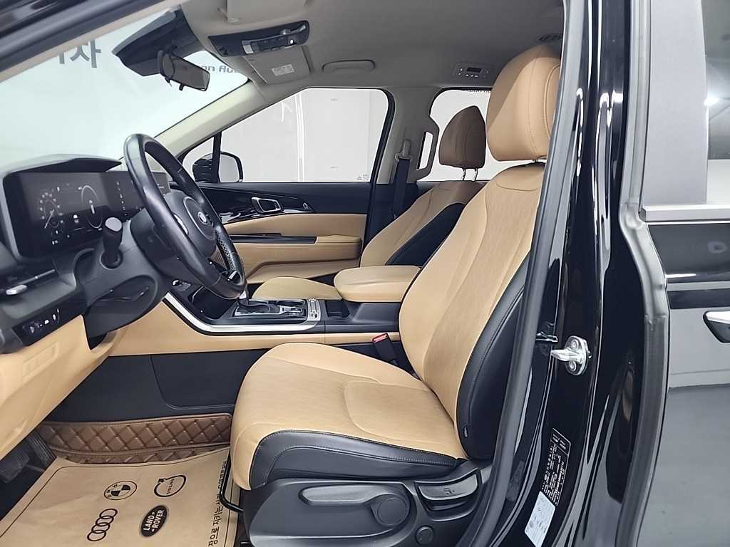 KIA Carnival - Vista 11