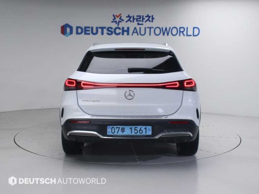 Mercedes Benz EQA - Vista 4