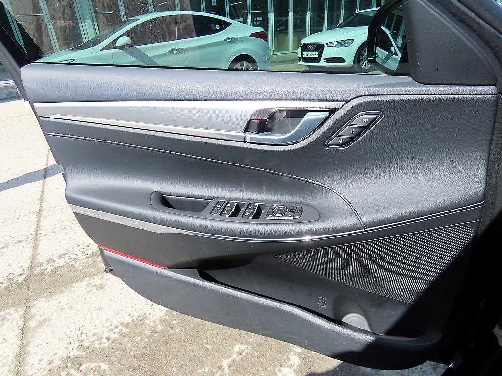 HYUNDAI Grandeur - Vista 11