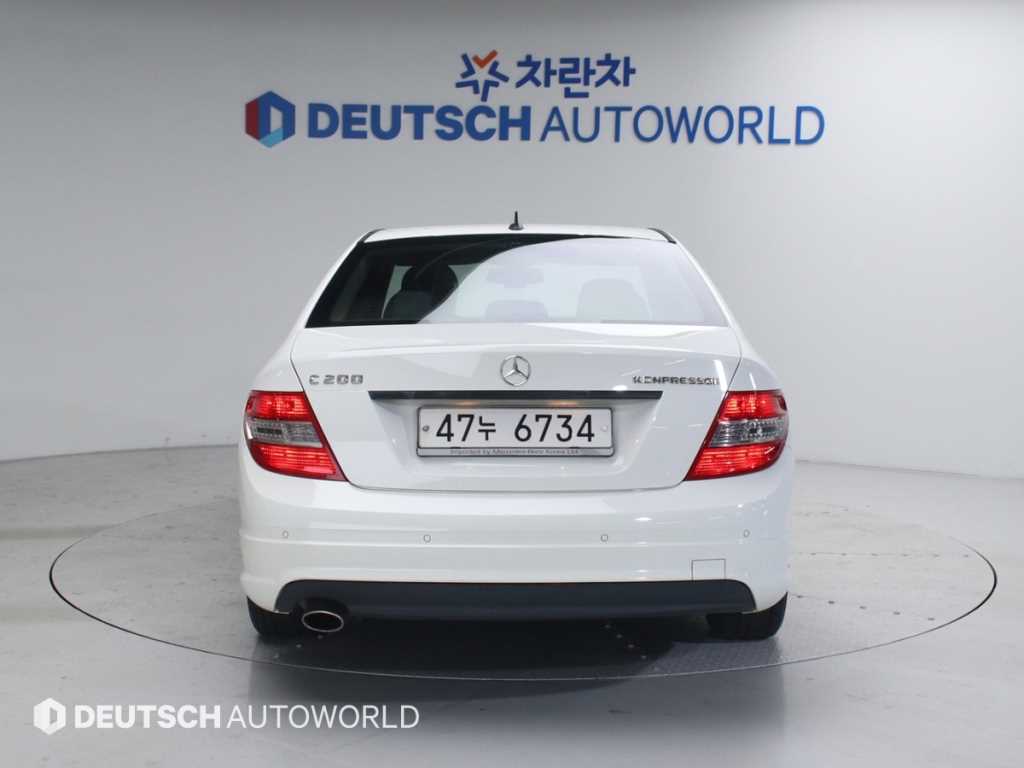 Mercedes Benz C Class - Vista 4