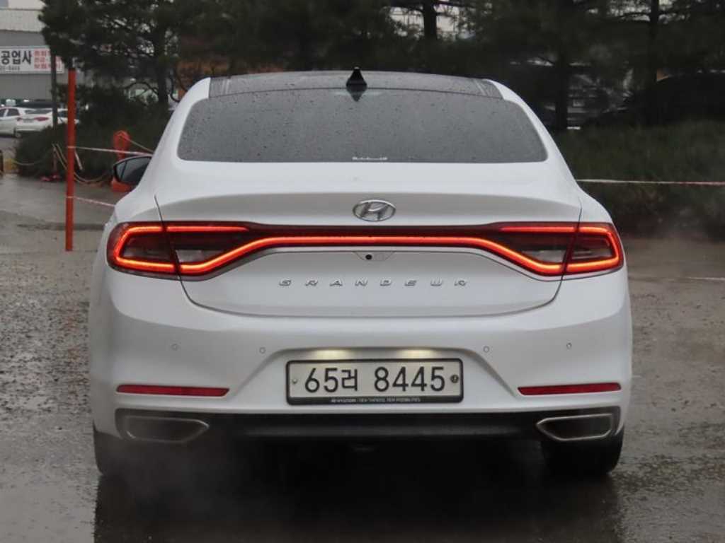 HYUNDAI Grandeur - Vista 4