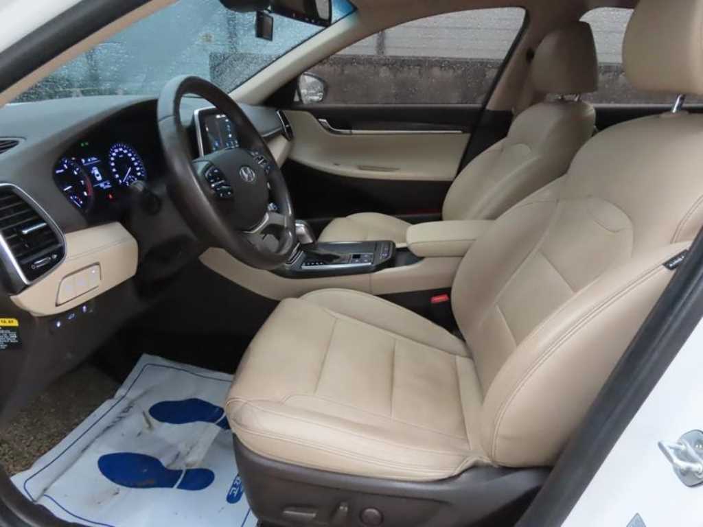 HYUNDAI Grandeur - Vista 5