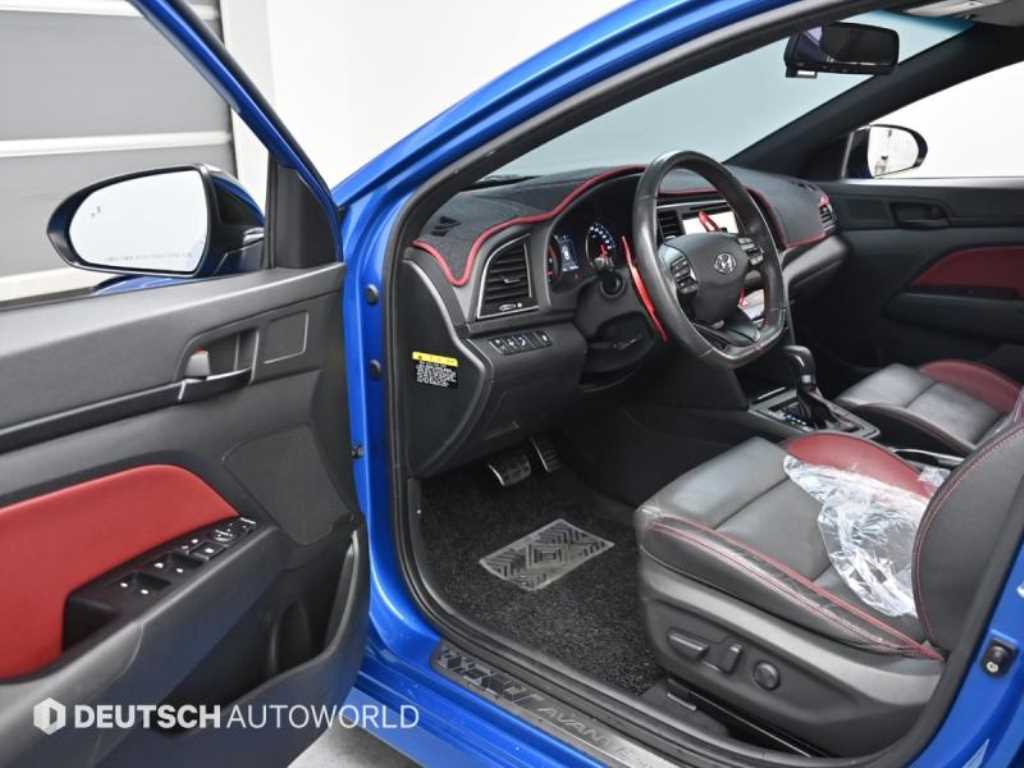 HYUNDAI Avante - Vista 11