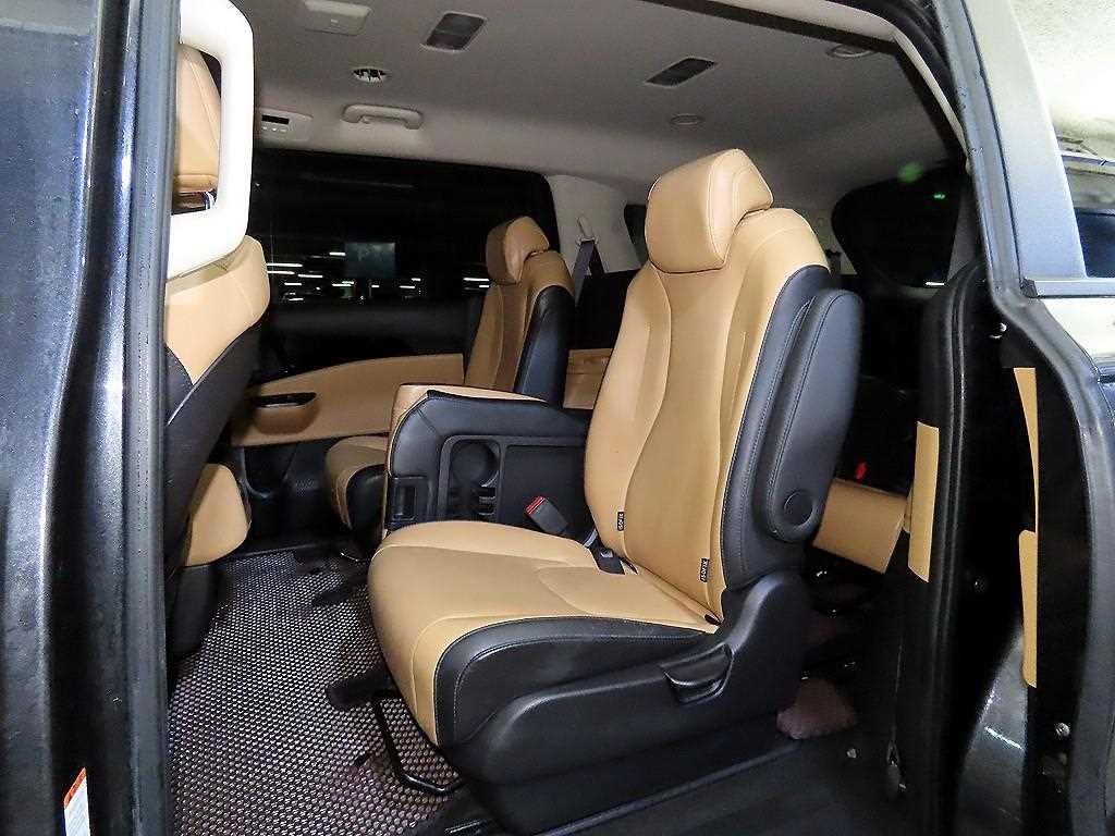 KIA Carnival - Vista 7