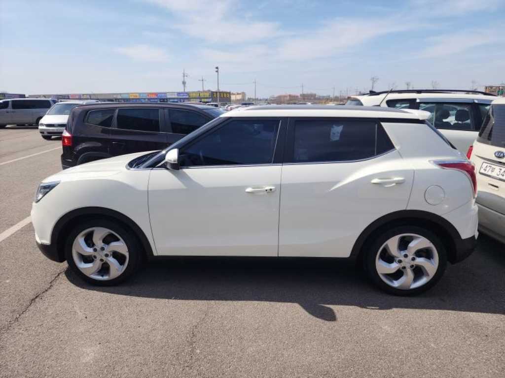 Ssangyong Tivoli - Vista 4