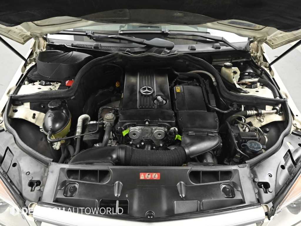 Mercedes Benz C Class - Vista 6