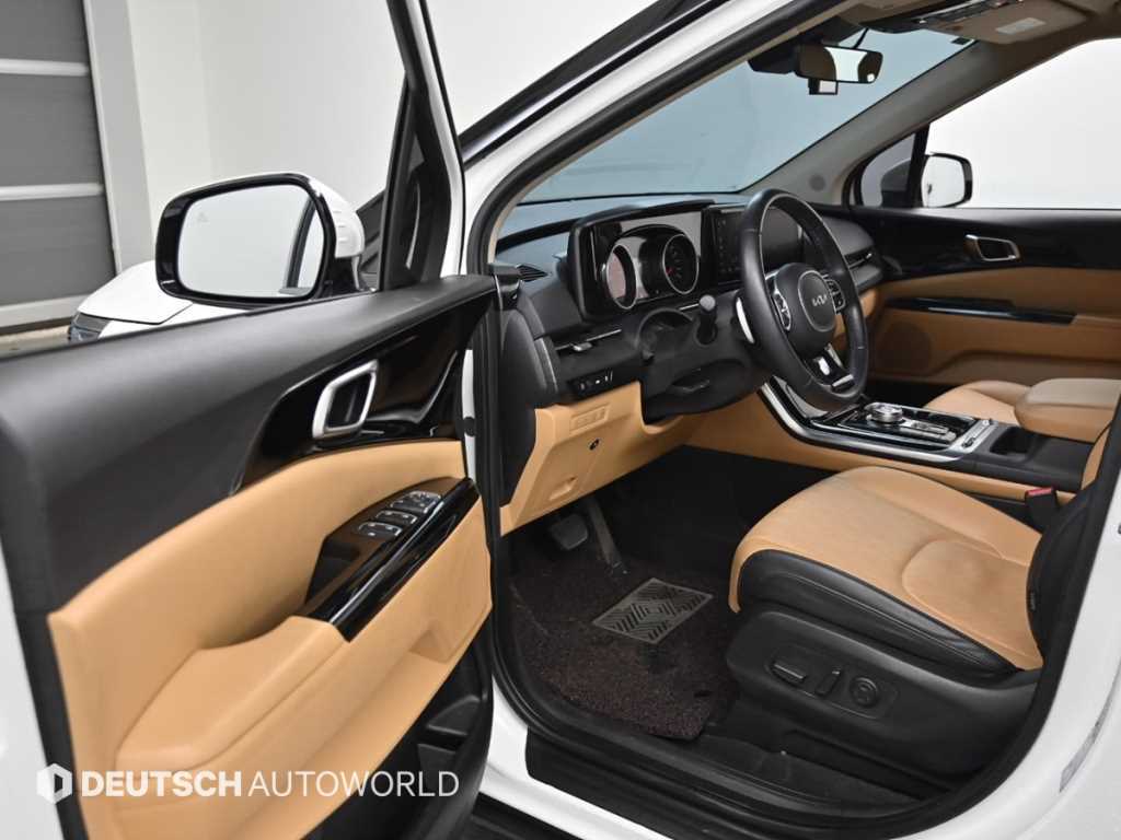 KIA Carnival - Vista 11