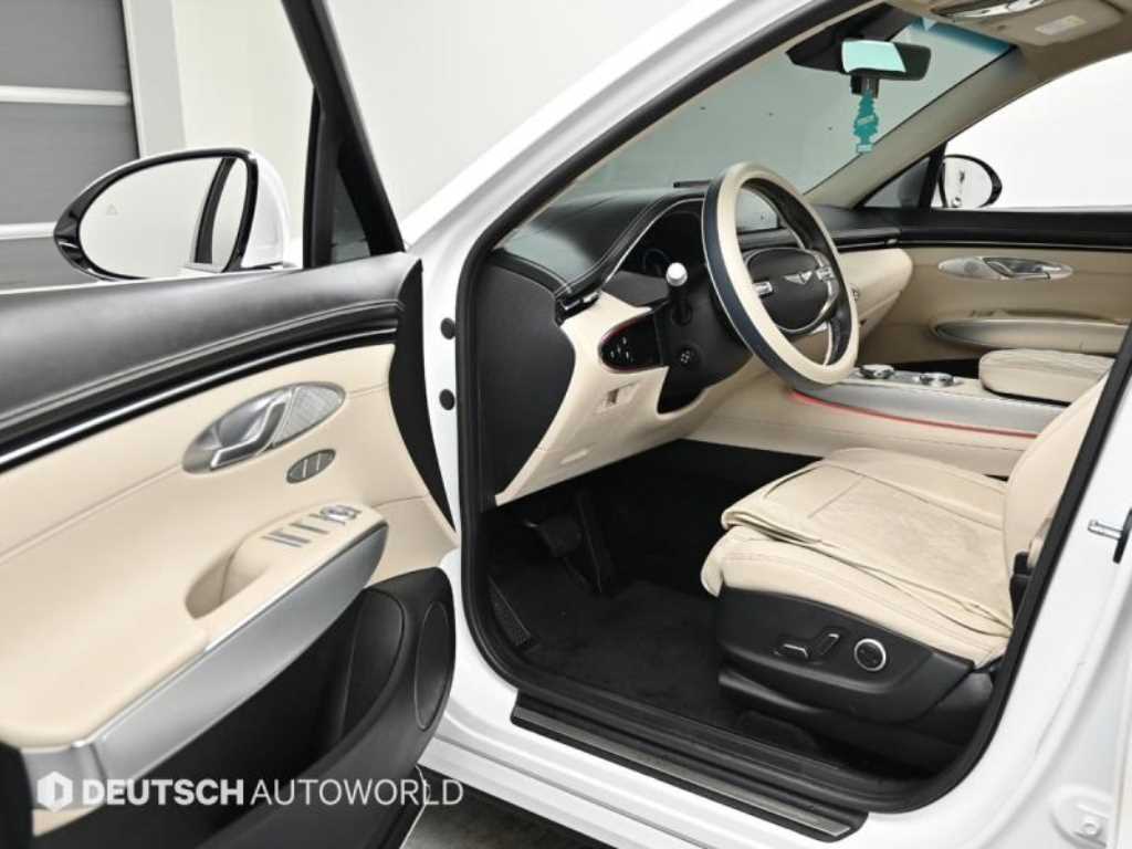 Genesis GV70 - Vista 11