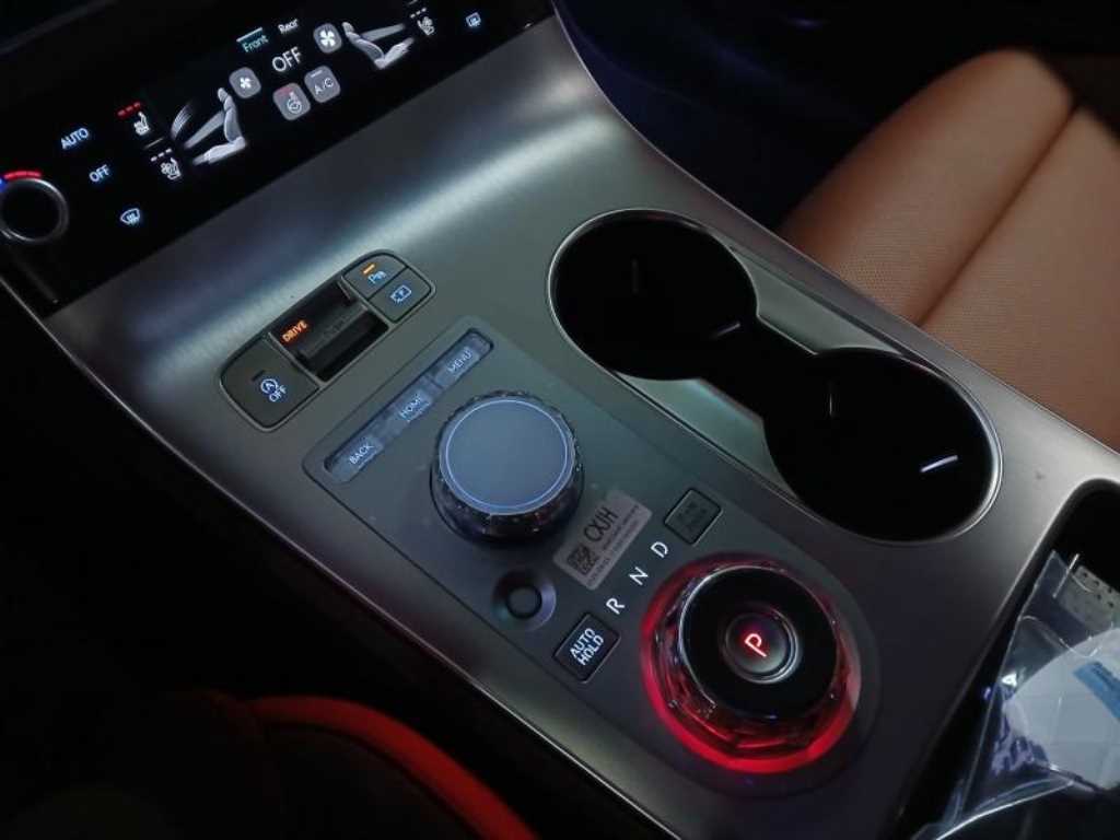 Genesis GV70 - Vista 11