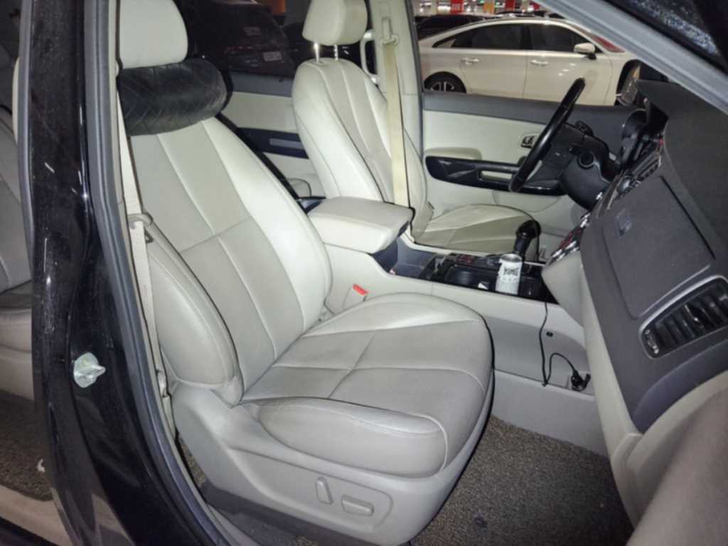 KIA Carnival - Vista 11