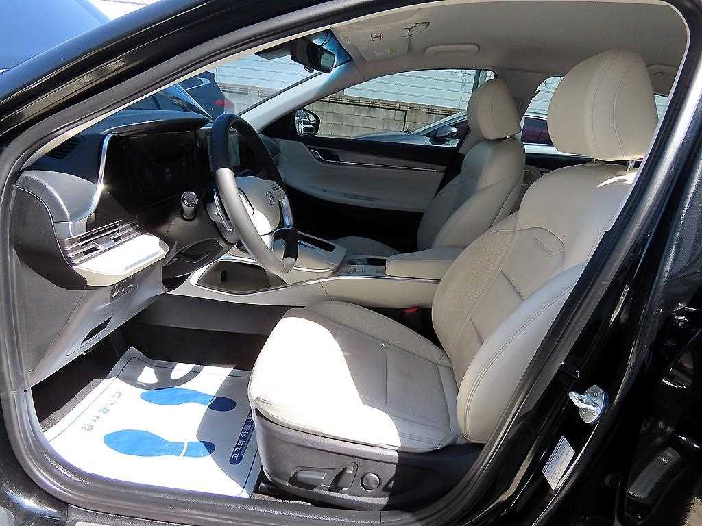 HYUNDAI Grandeur - Vista 5