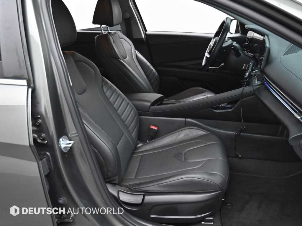 HYUNDAI Avante - Vista 10