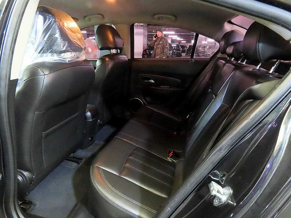 Chevrolet Cruise - Vista 7