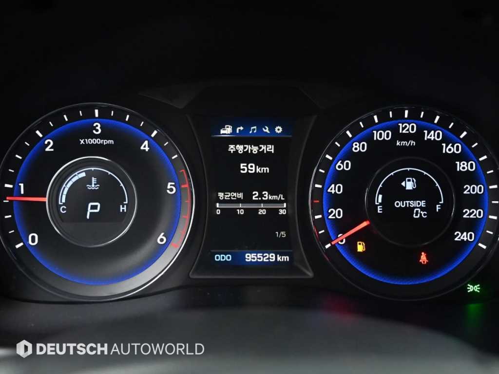 HYUNDAI i40 - Vista 8