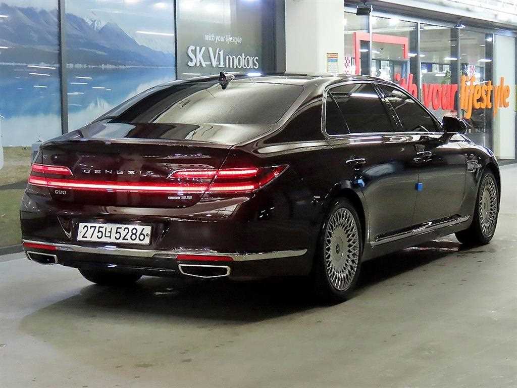 Genesis G90 - Vista 5