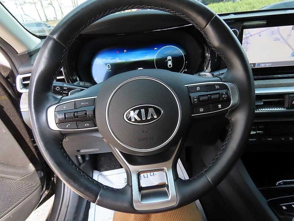 KIA K5 - Vista 8