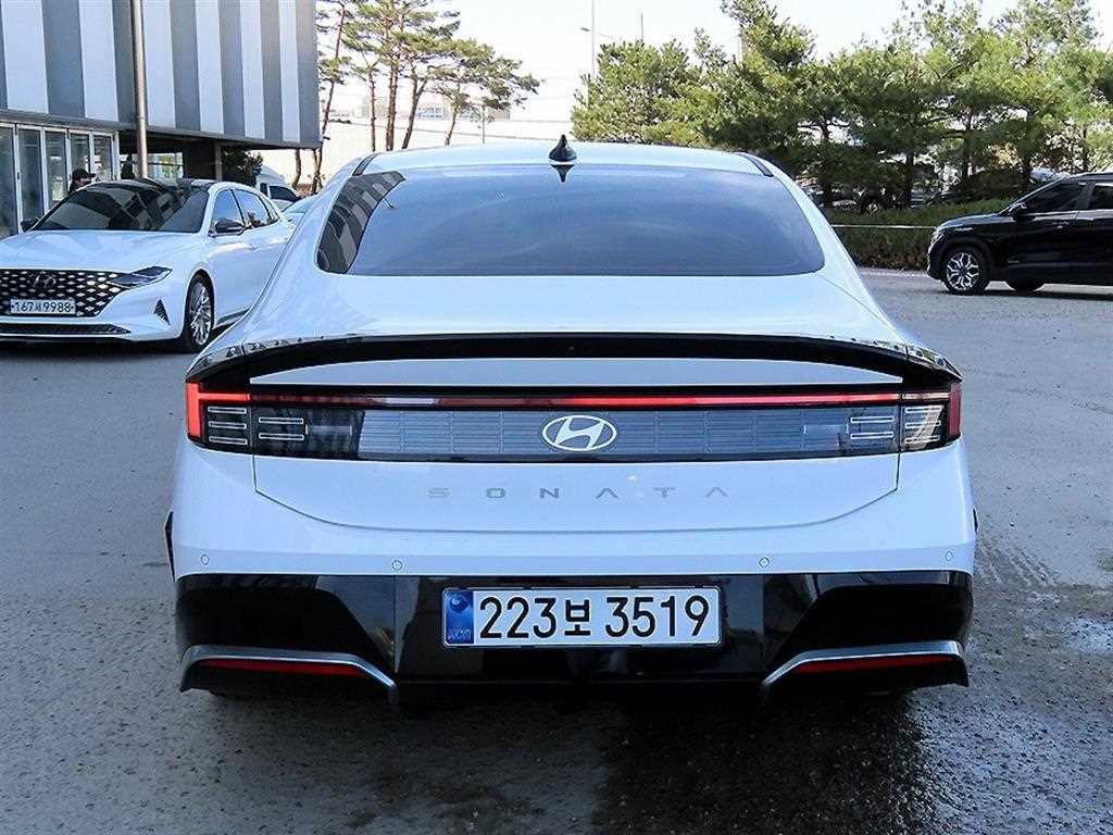 HYUNDAI Sonata - Vista 4