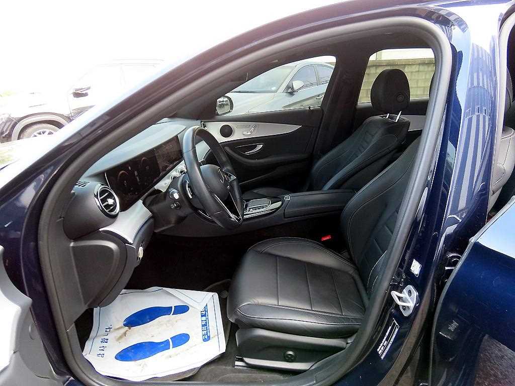 Mercedes Benz E class - Vista 5