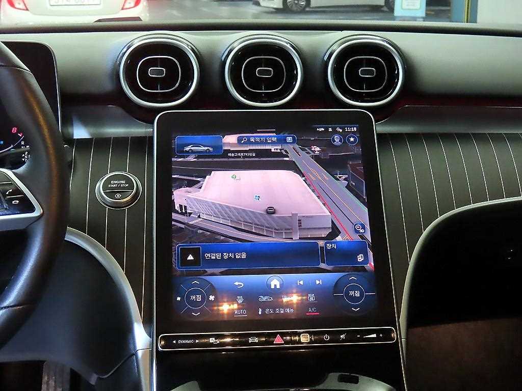 Mercedes Benz C Class - Vista 11