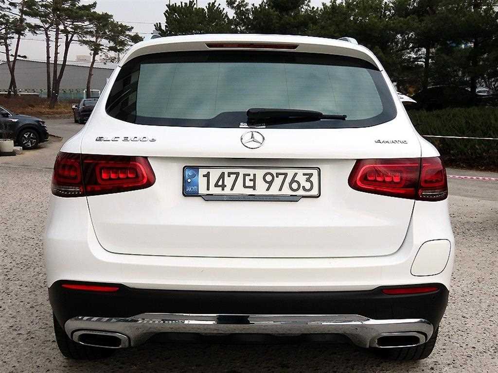 Mercedes Benz GLC Class - Vista 4