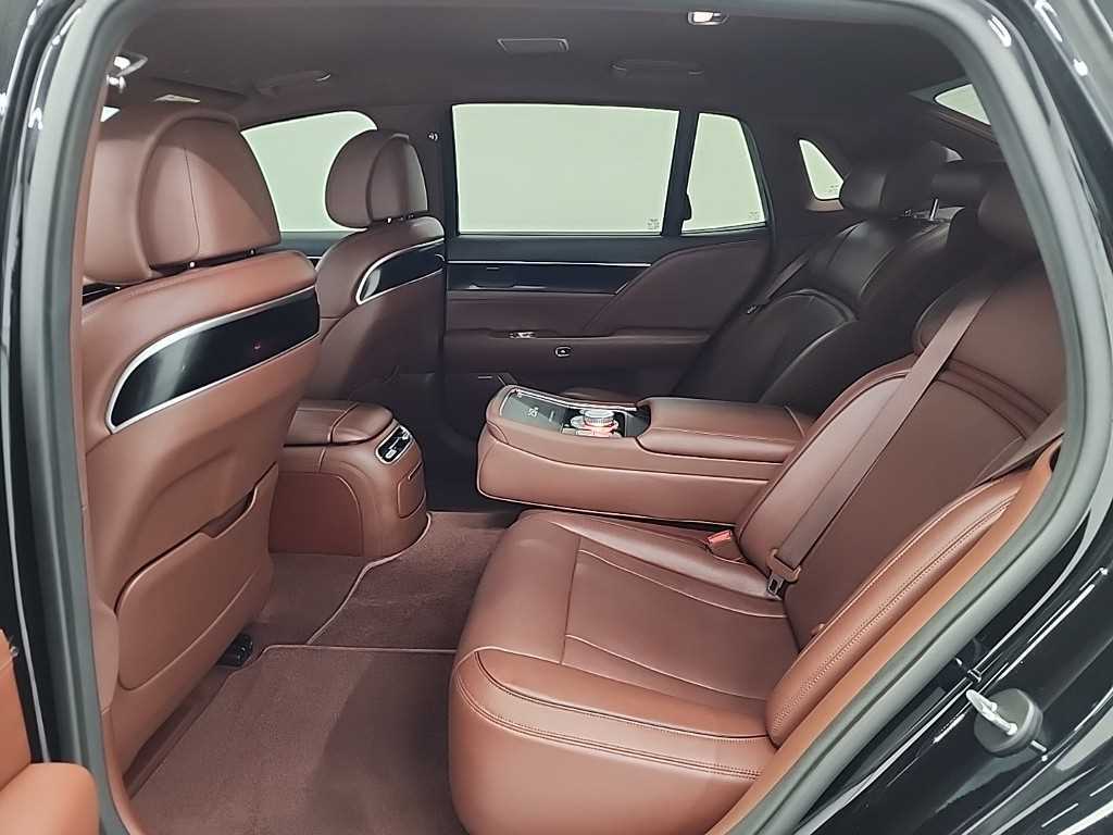 Genesis G90 - Vista 12